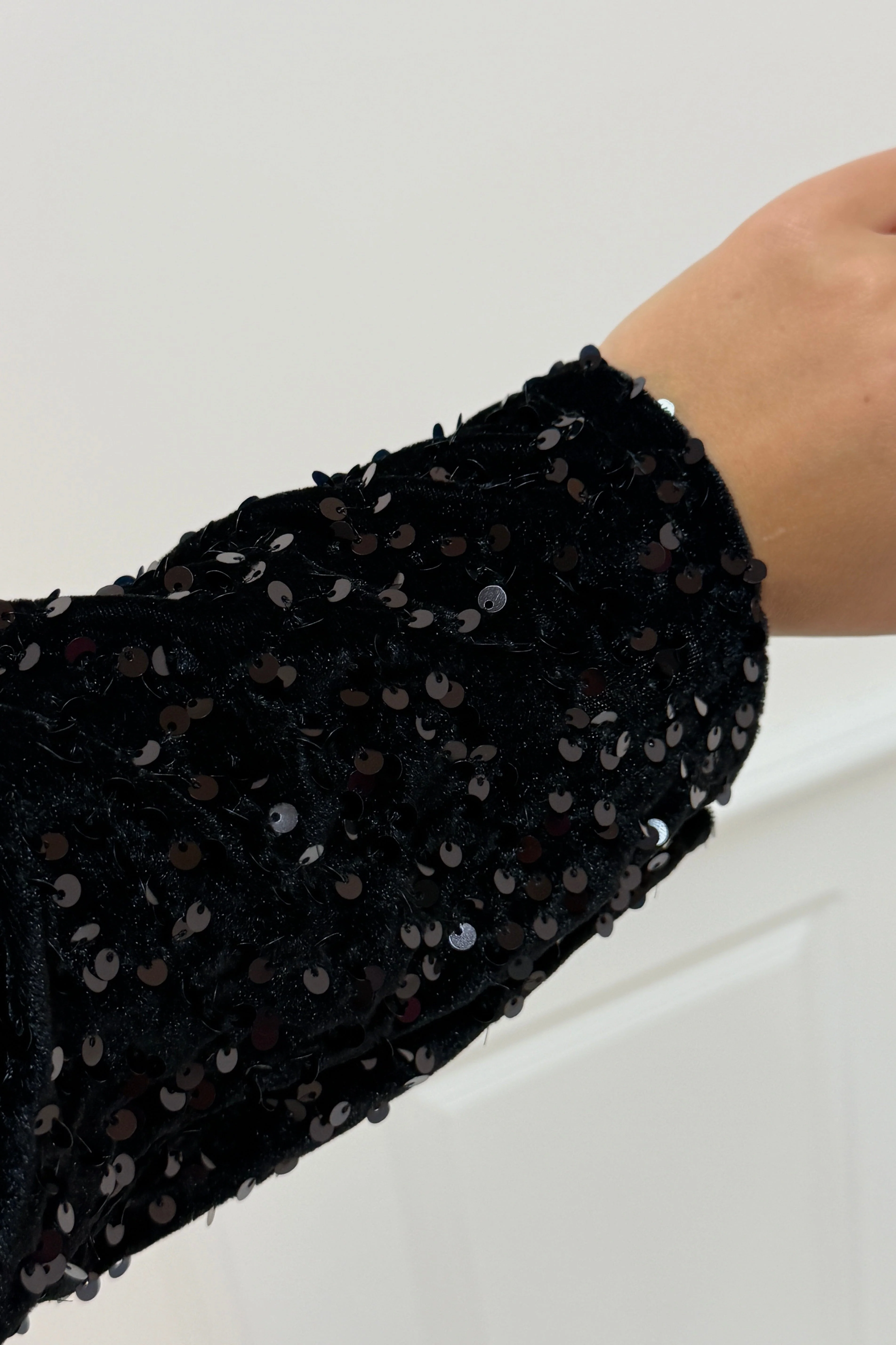 A-bee - Edda Blouse - Black - Image 3