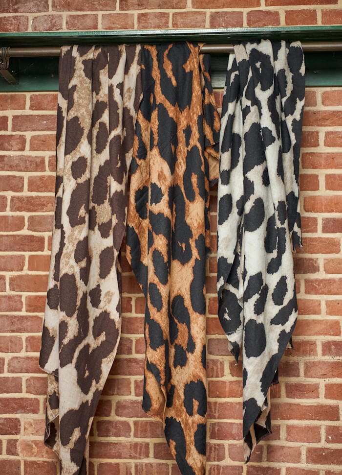 Black Colour - Bcfawn Leo Winter Scarf 208414 - Mocca - Image 2