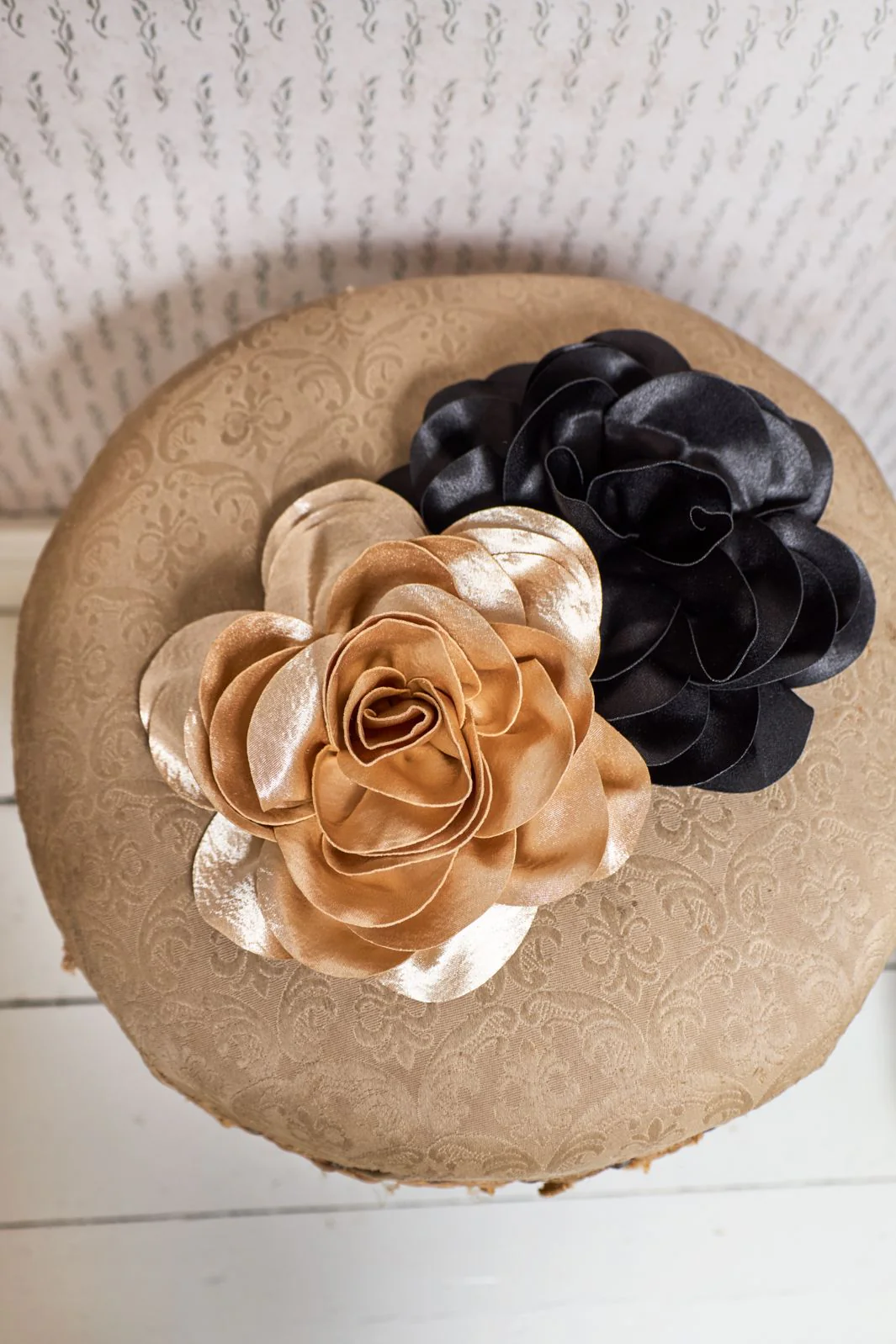 Black Colour - Bcsage Big Flower 2-In-1 Brooch 4486 - Golden - Image 2