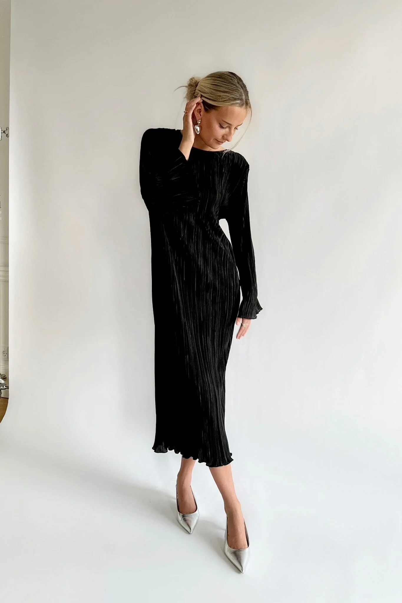 BYIC - Kellyic Long Plissé Dress A23287 - Black - Image 10