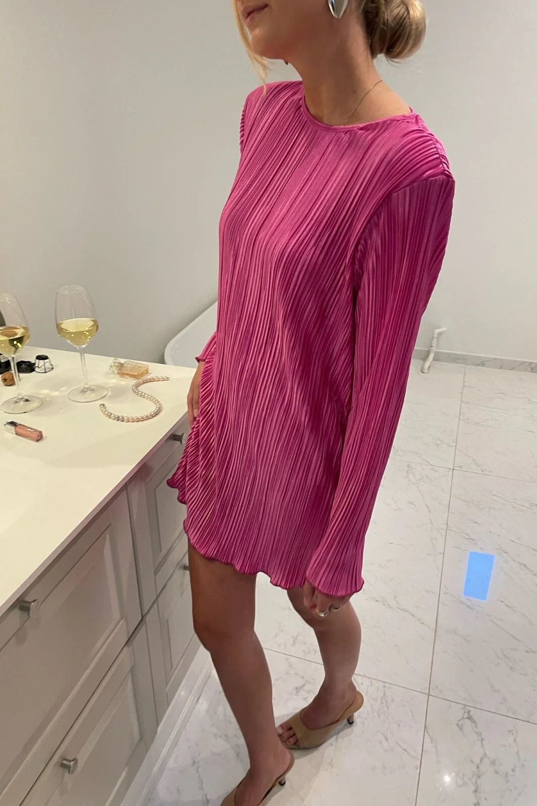 BYIC - Kellyic Plissé Dress - Fuchsia Pink - Image 3