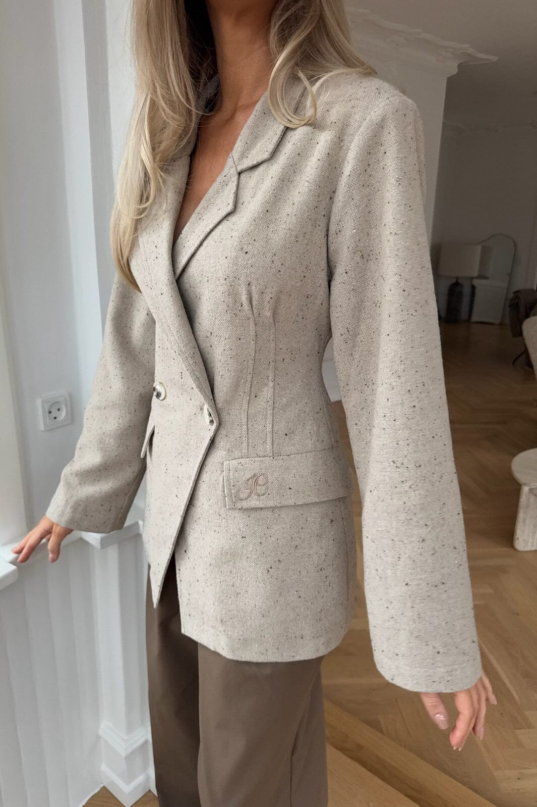 BYIC - Veraic Fitted Blazer A23749 - Beige Melange - Image 5