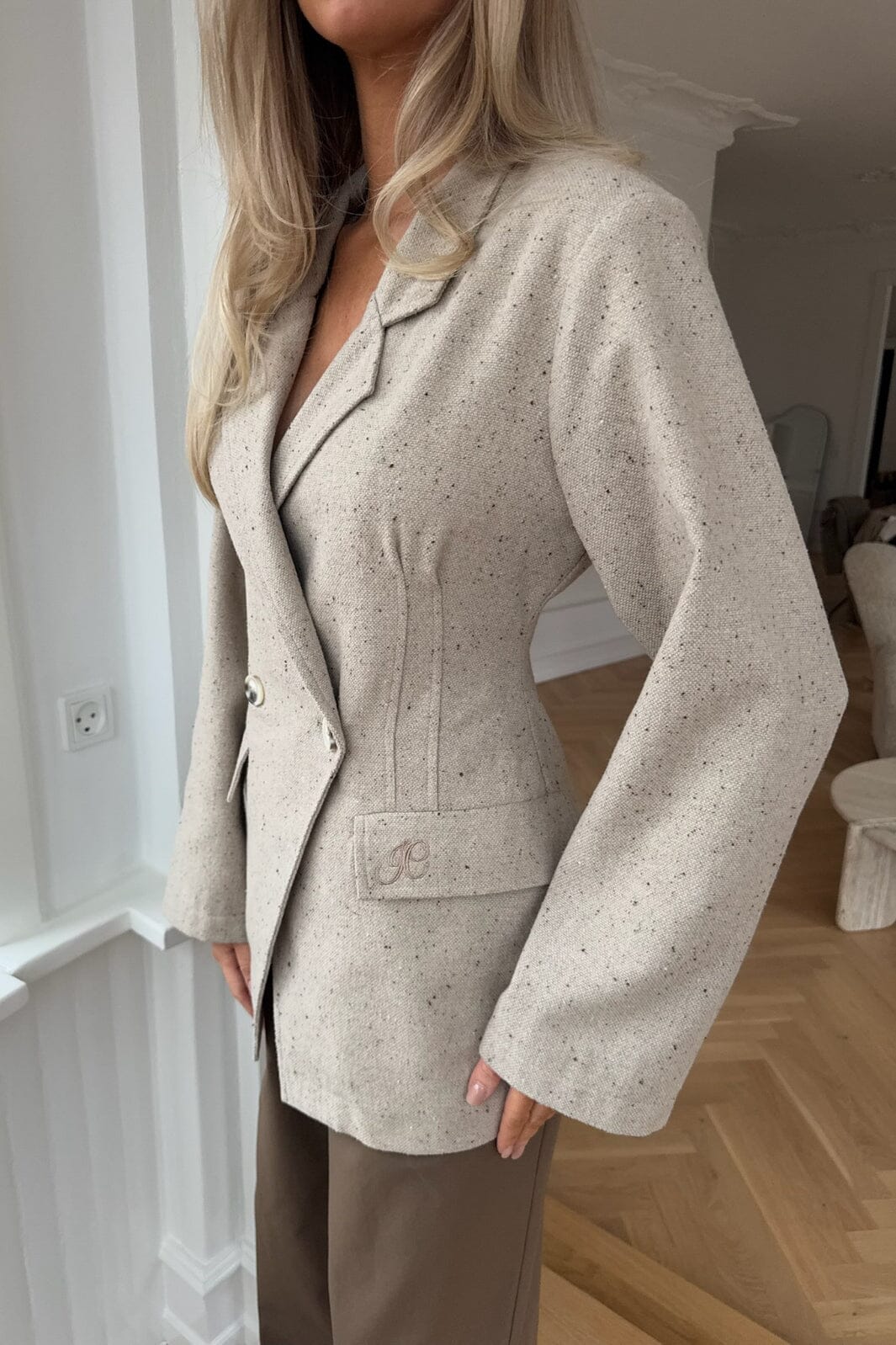 BYIC - Veraic Fitted Blazer A23749 - Beige Melange - Image 8