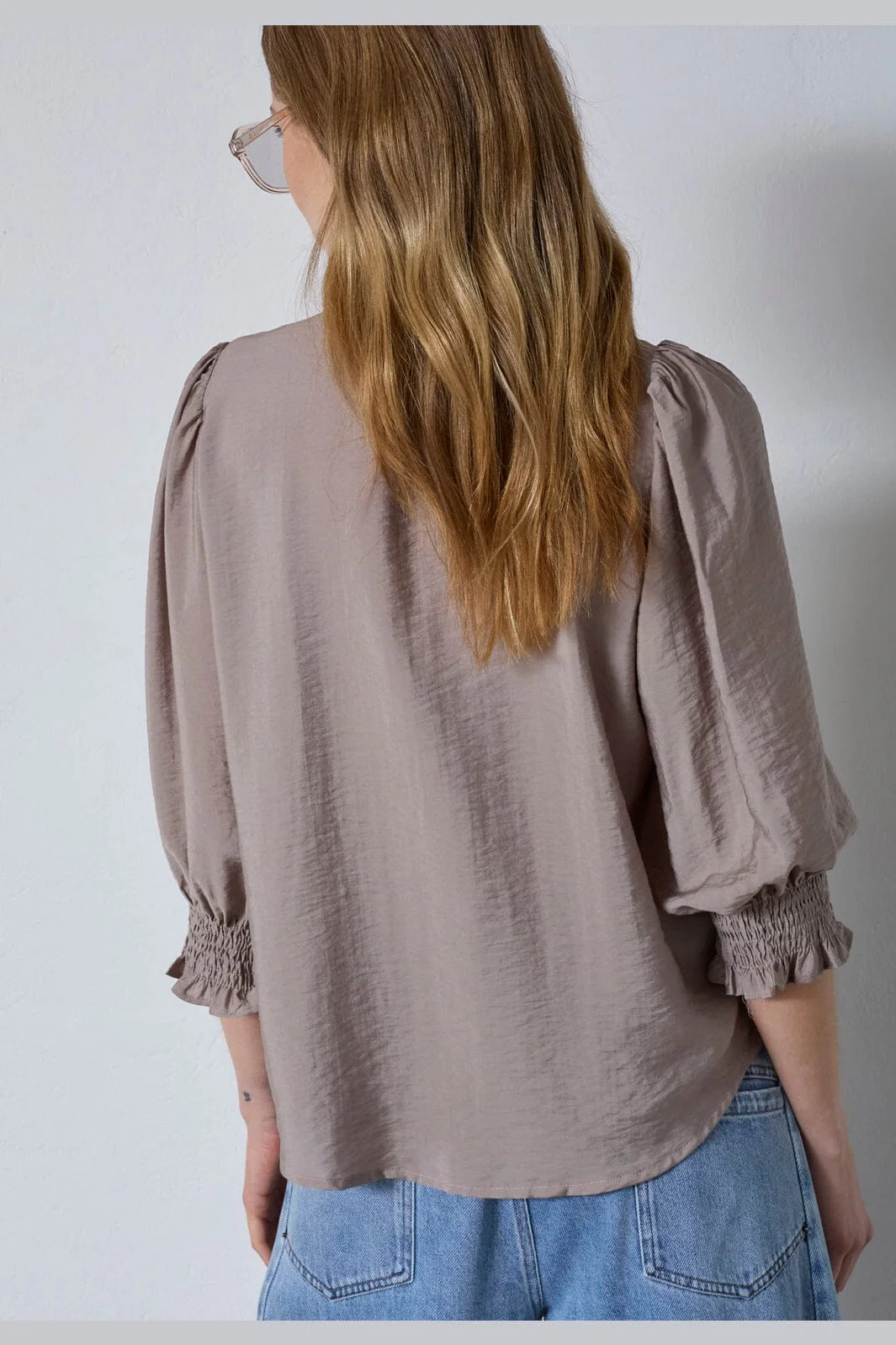 Co´Couture - Callumcc Lace Puff V-Shirt 45173 - 2006 - Taupe - Image 2