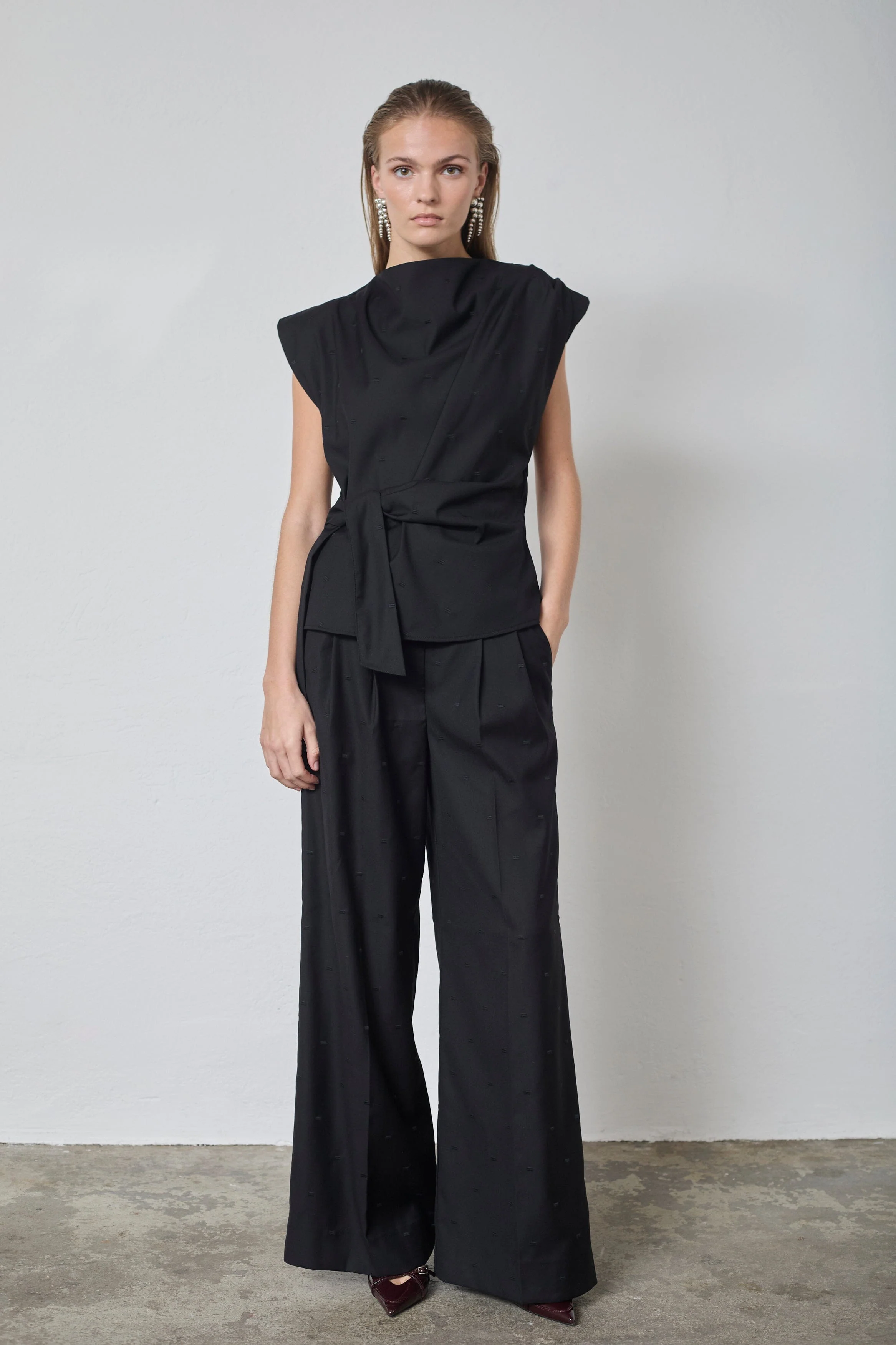 Co´Couture - Sagacc Pleat Top 35760 - 96 - Black - Image 3