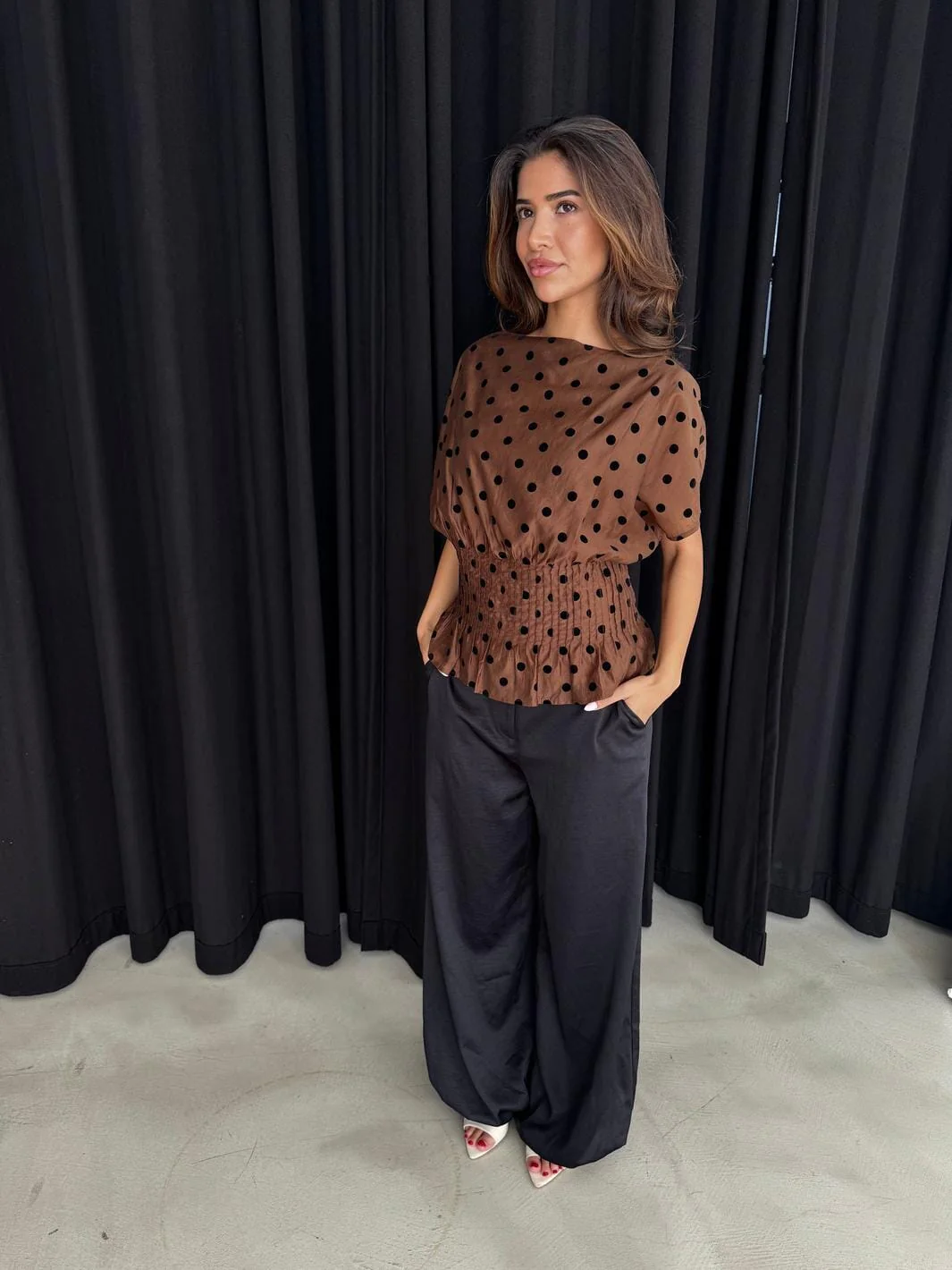 Continue - Laura 15078 - Nougat W Black Dot - Image 2