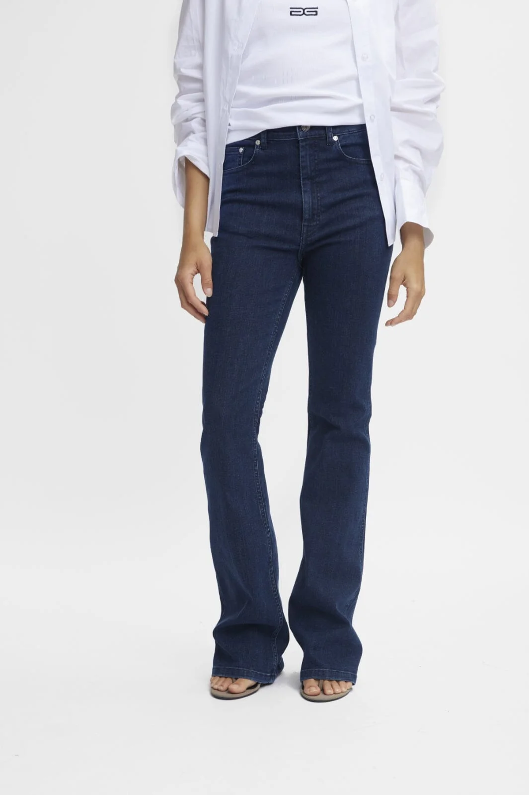 Gestuz - Rivygz Flared Jeans - 104610 Dark Blue Washed - Image 2