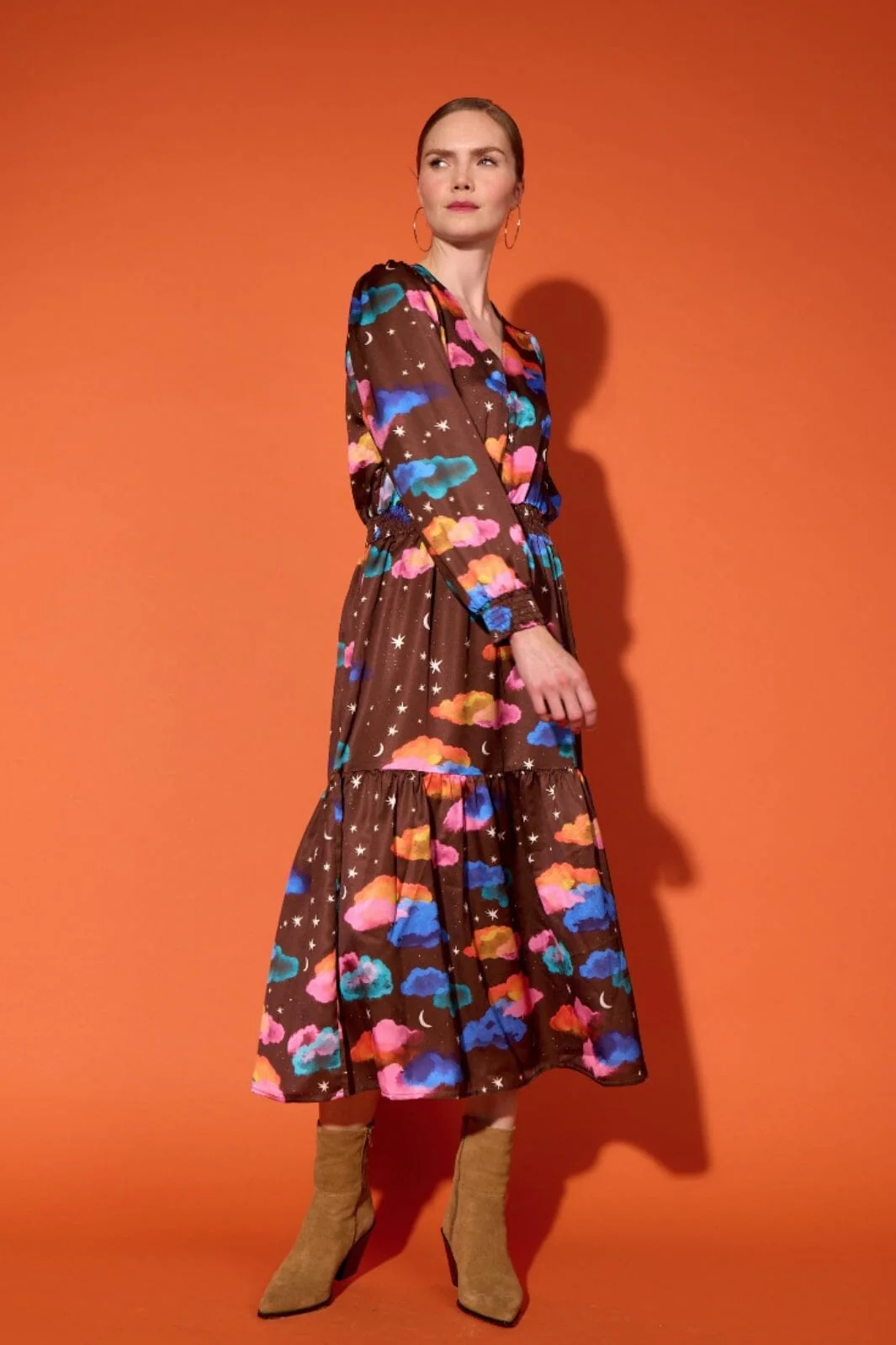Hunkøn - Sonja Dress 25622 - Cocoa Sky Art Print - Image 4