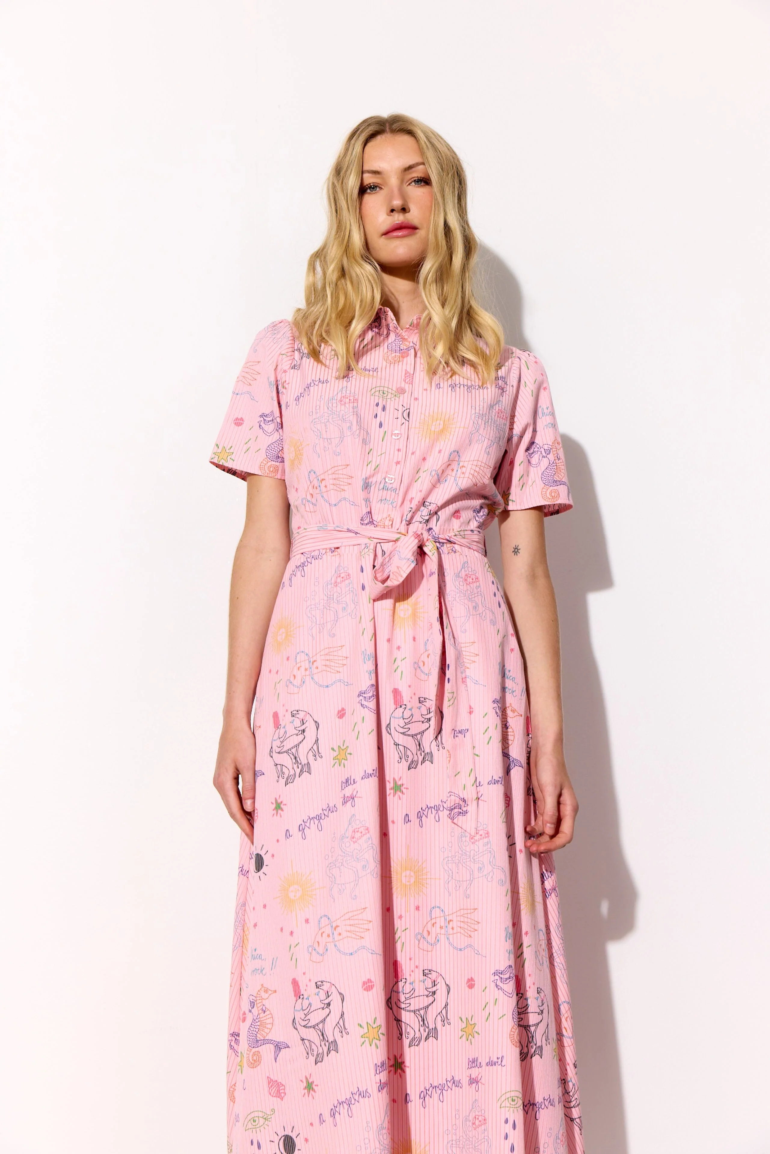 Hunkøn - Zoe Dress 26062 - Pink Sea Creatures Art Print - Image 3
