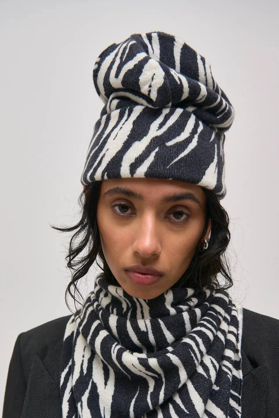 Lala Berlin - Beanie Bina 10020106 - Black Tiger - Image 2