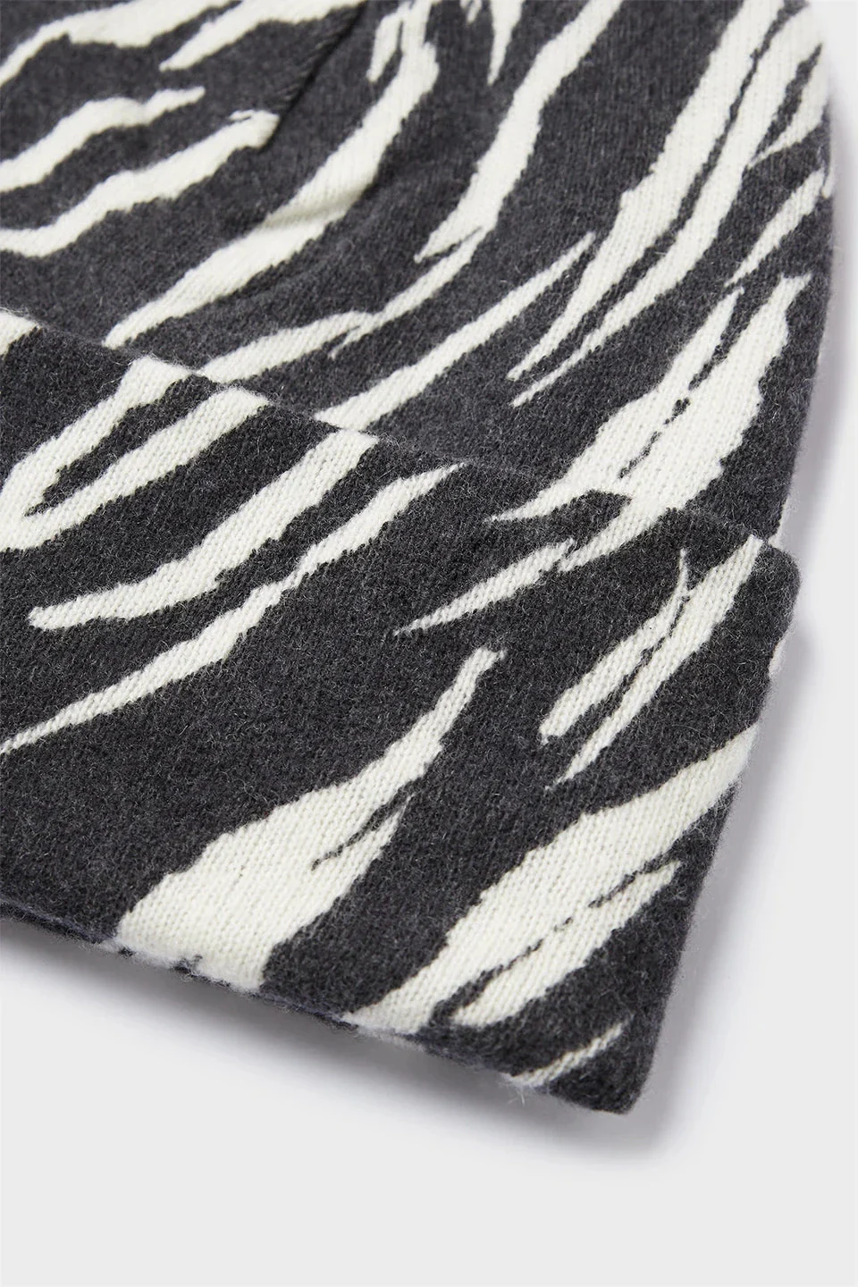 Lala Berlin - Beanie Bina 10020106 - Black Tiger - Image 3