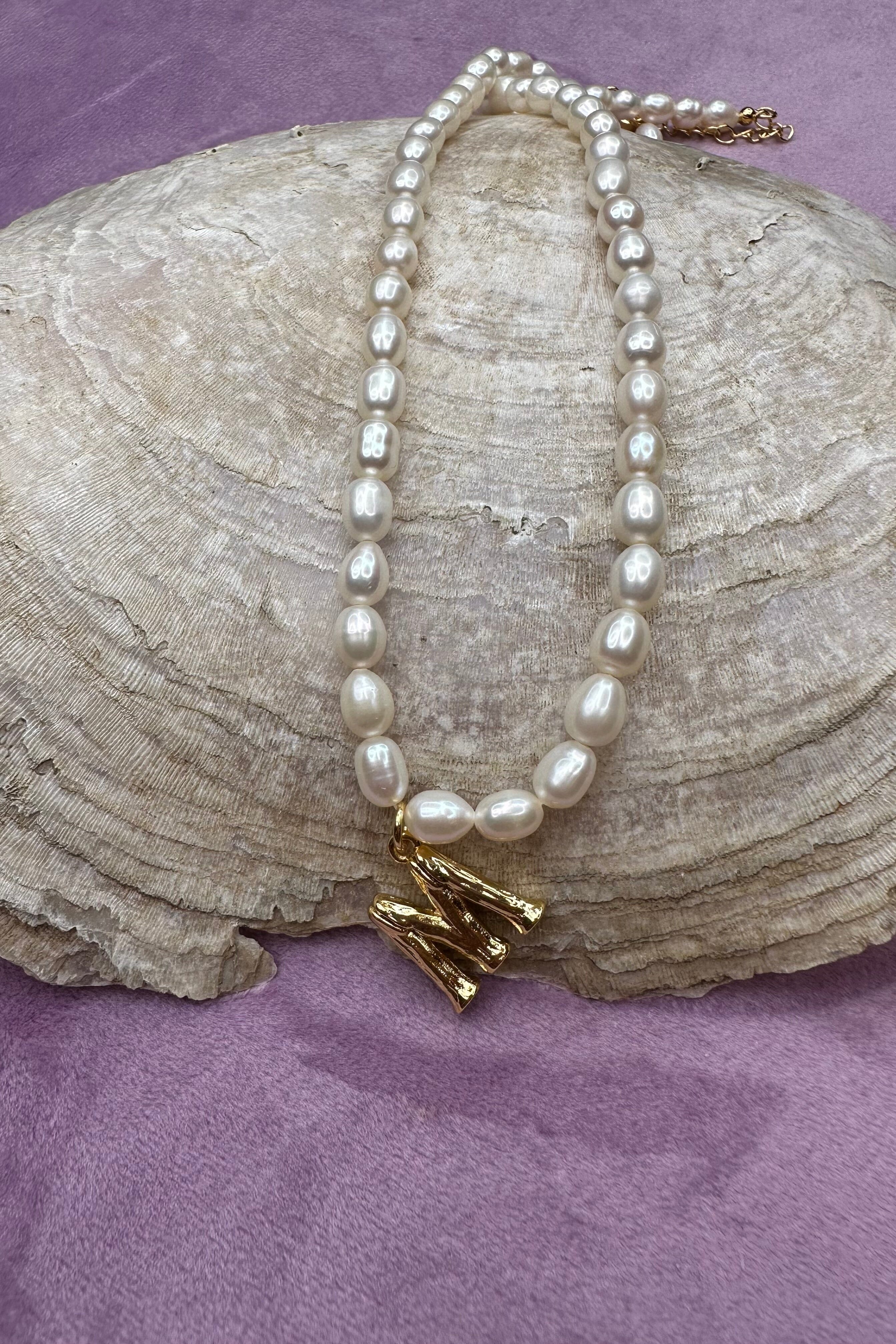 Mellow Moon - Lilli Letter Necklace - Pearl - Image 12