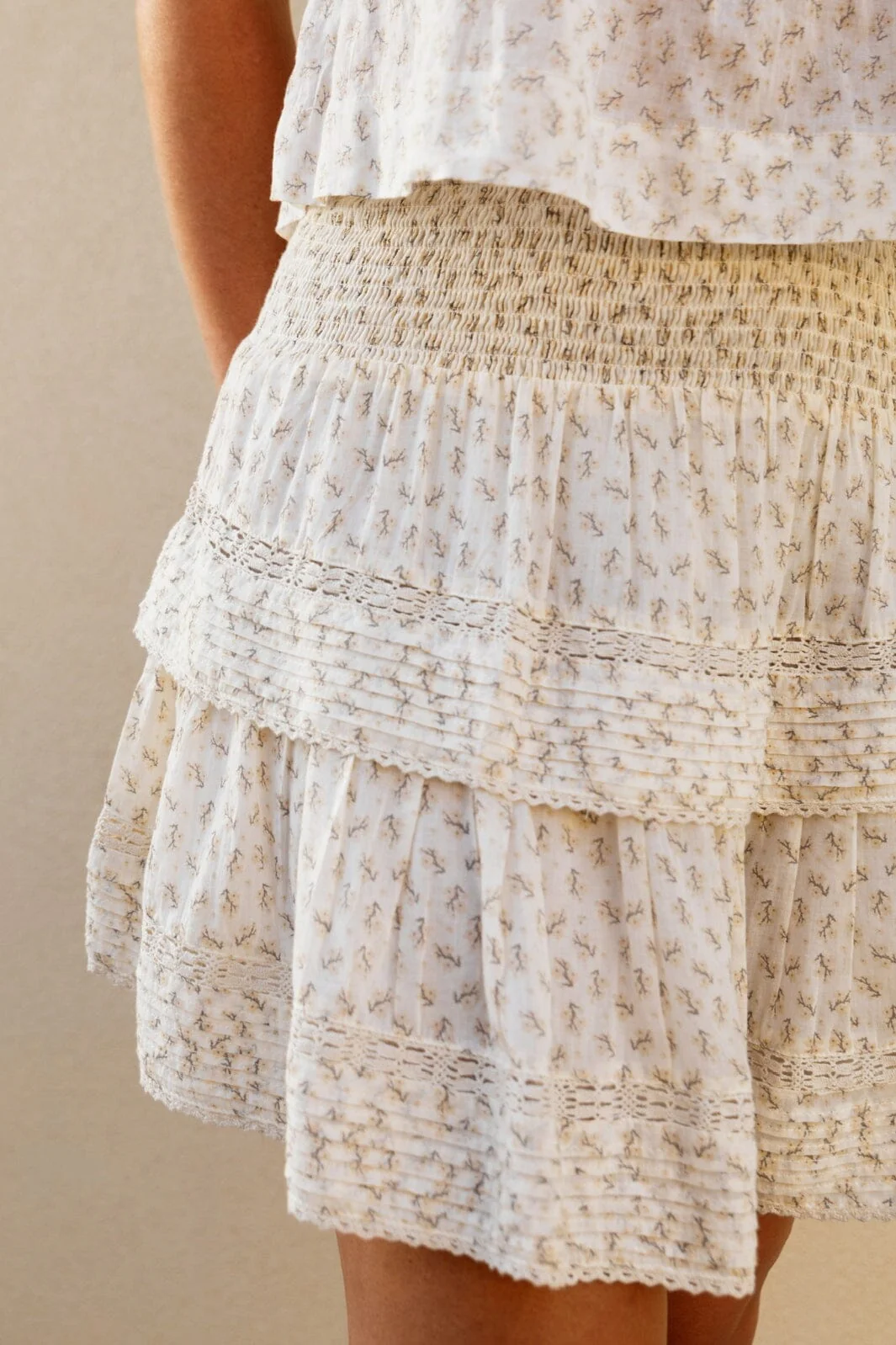 Neo Noir - Jayla Basic Blossom Top - Creme - Image 8