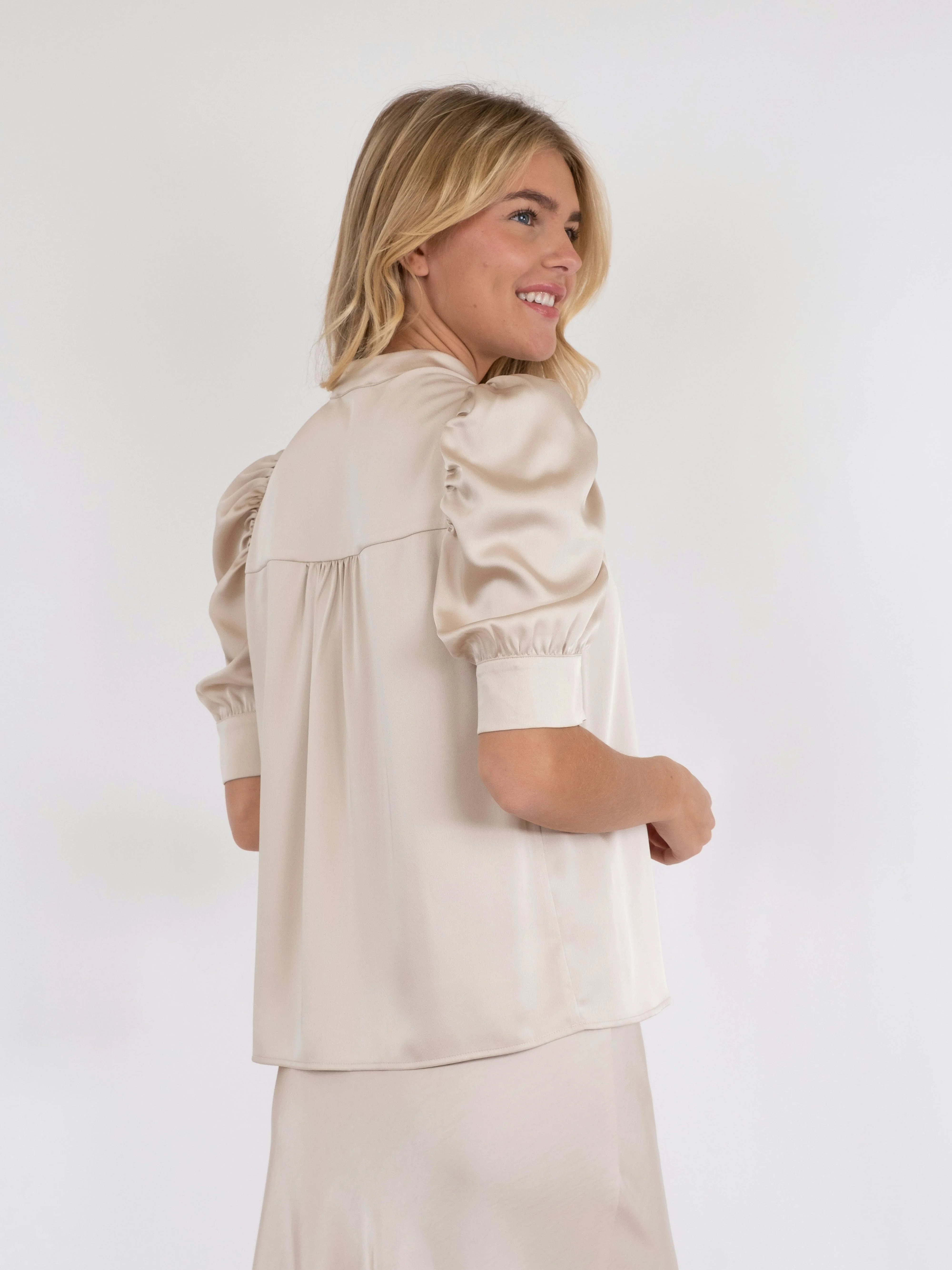 Neo Noir - Roella Heavy Sateen Blouse - Champagne - Image 5