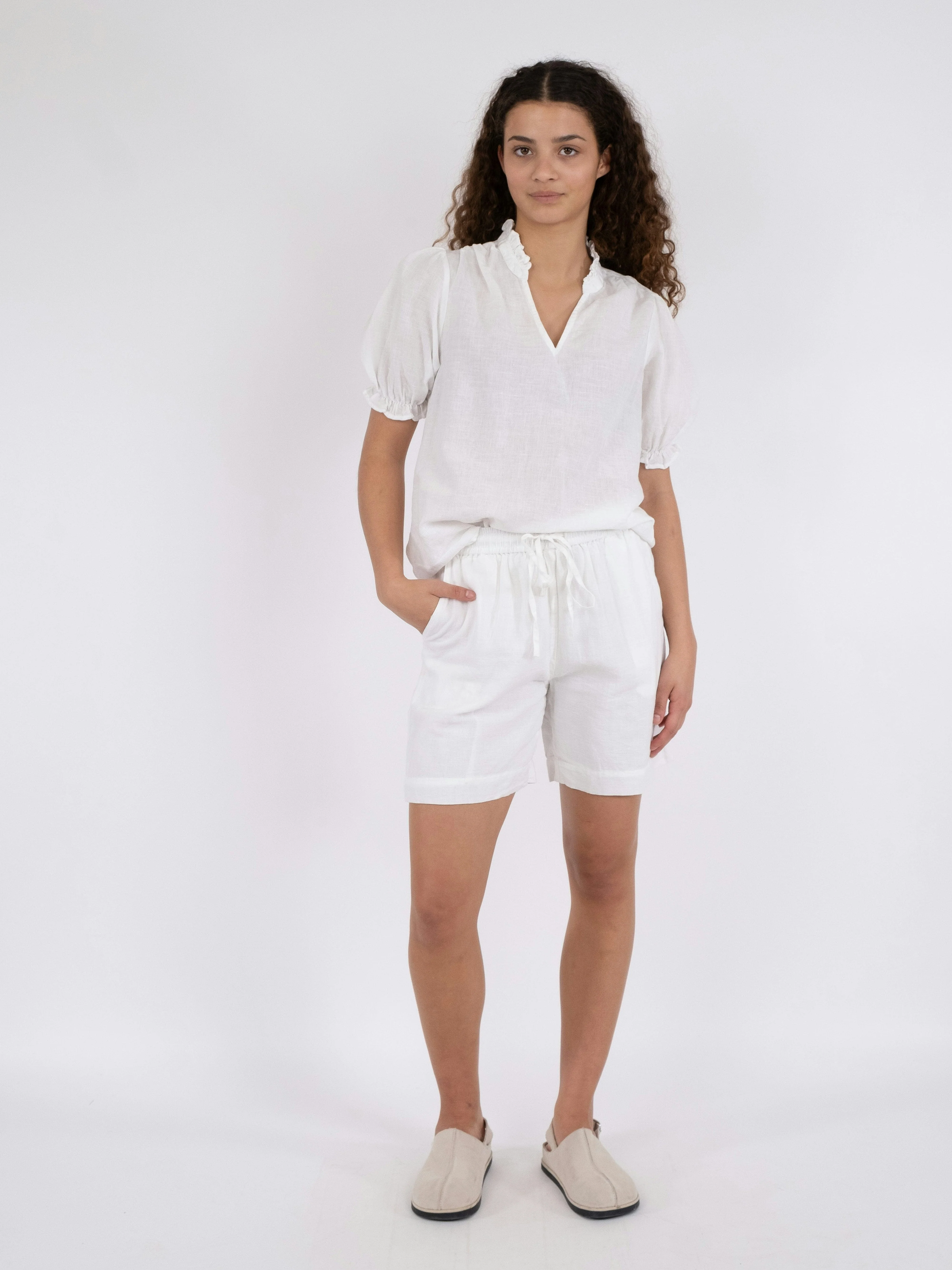 Neo Noir - Shea Linen Shorts - White - Image 8