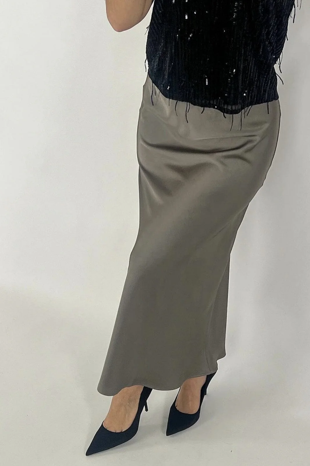 Neo Noir - Vicky Heavy Sateen Skirt - Warm Grey - Image 2