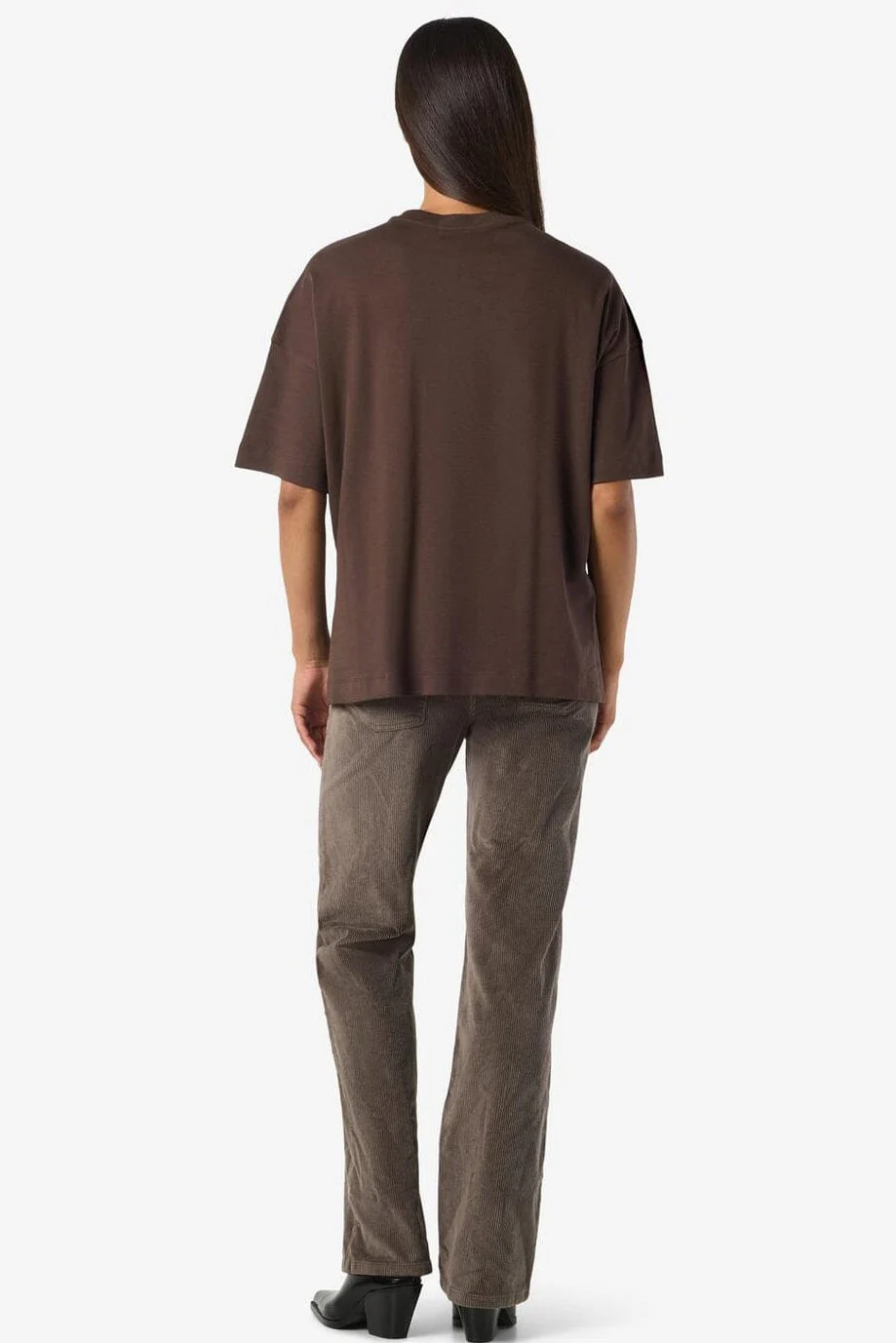 Noisy May - Nmkim S/S Slit T-Shrt Fwd - 5056308 Chocolate Brown White Emb - Image 4
