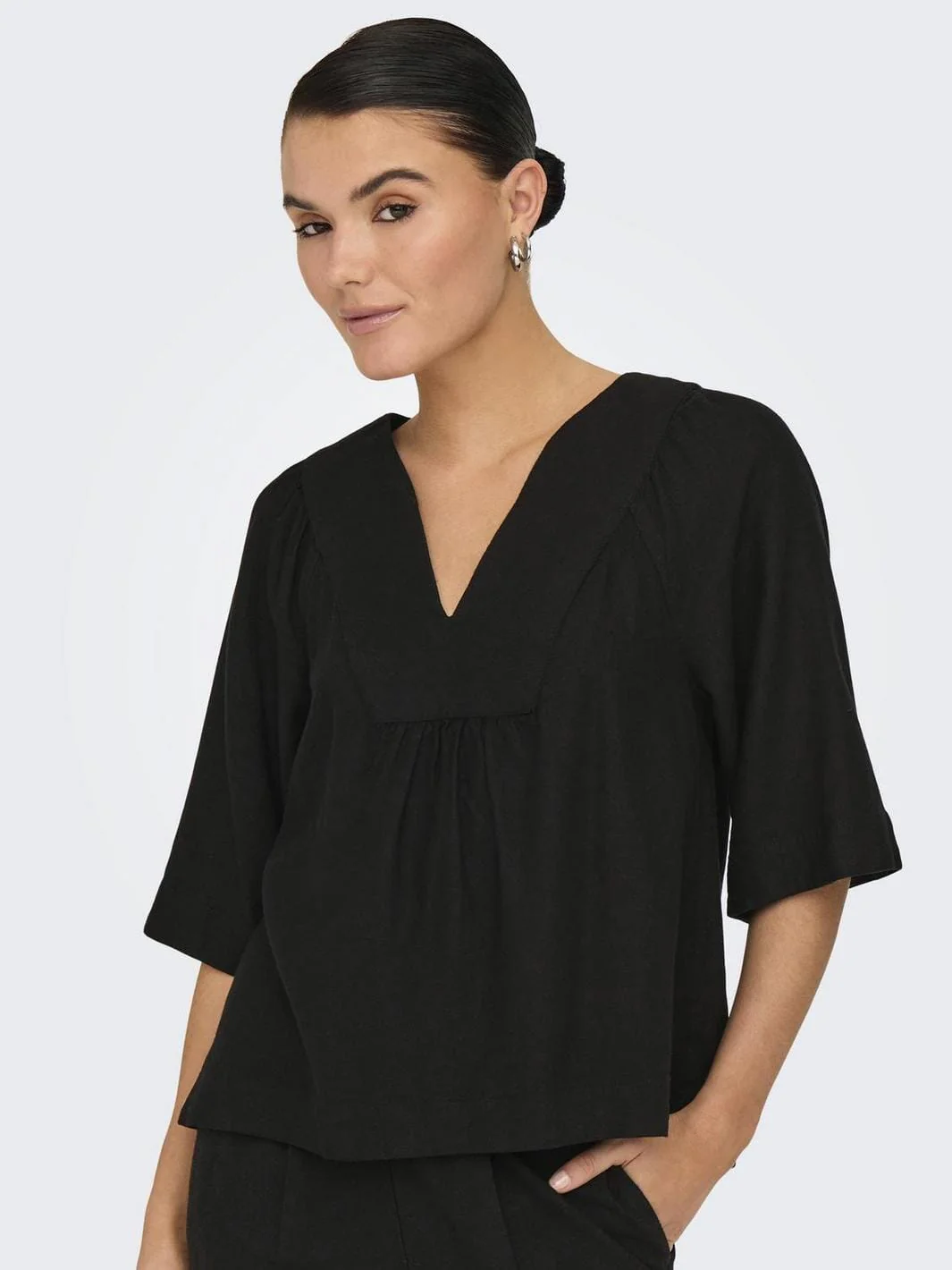 Only - Onlcaro 2/4 V-Neck Linen Bl Top Cc - 4726720 Black - Image 3