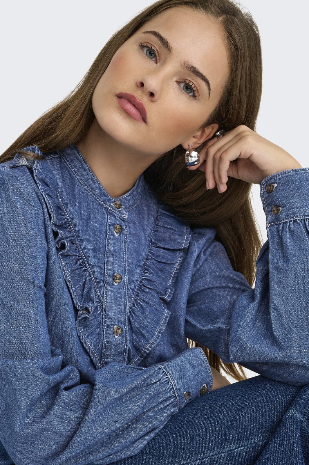 Only - Onldasha-Sevigny L/S Frill Shirt Akm - 4803471 Medium Blue Denim - Image 4