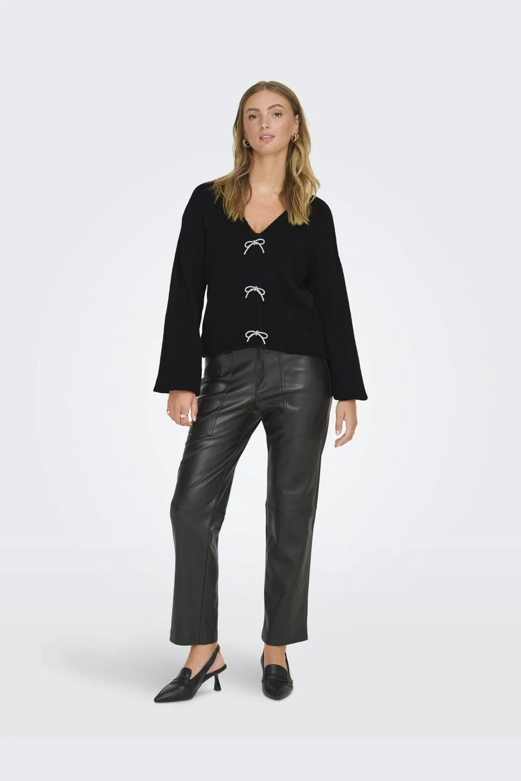 Only - Onldonna Ls Bow V-Neck Knt - 4699811 Black - Image 3