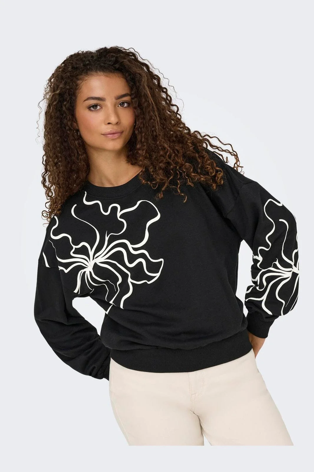 Only - Onlodessa L/S O-Neck Box Ub Swt - 4806648 Black W. Blury Flower - Image 6