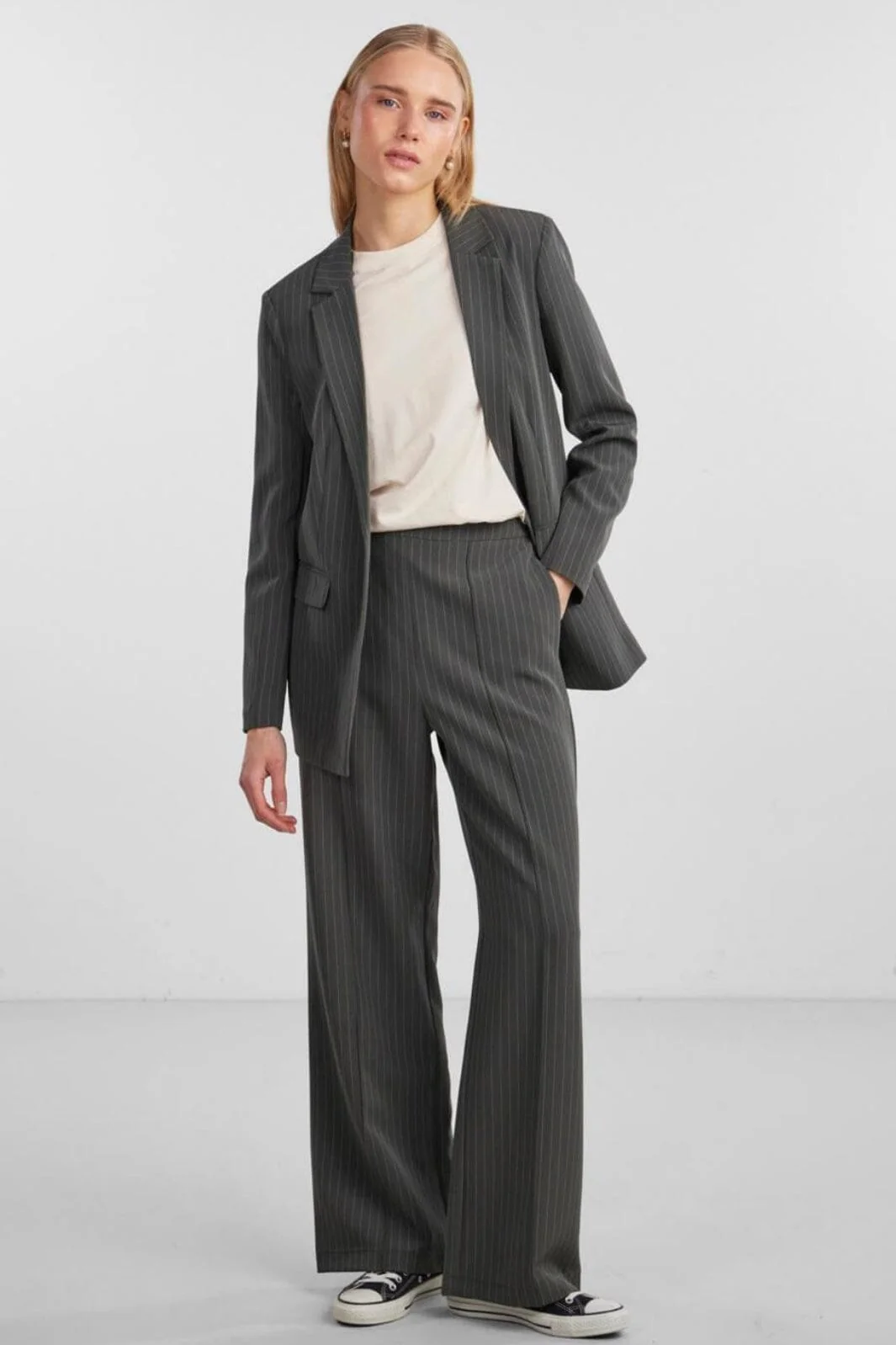 Pieces - Pcbossy Wide Striped Pants - 4251475 Magnet Pinstripe - Image 3