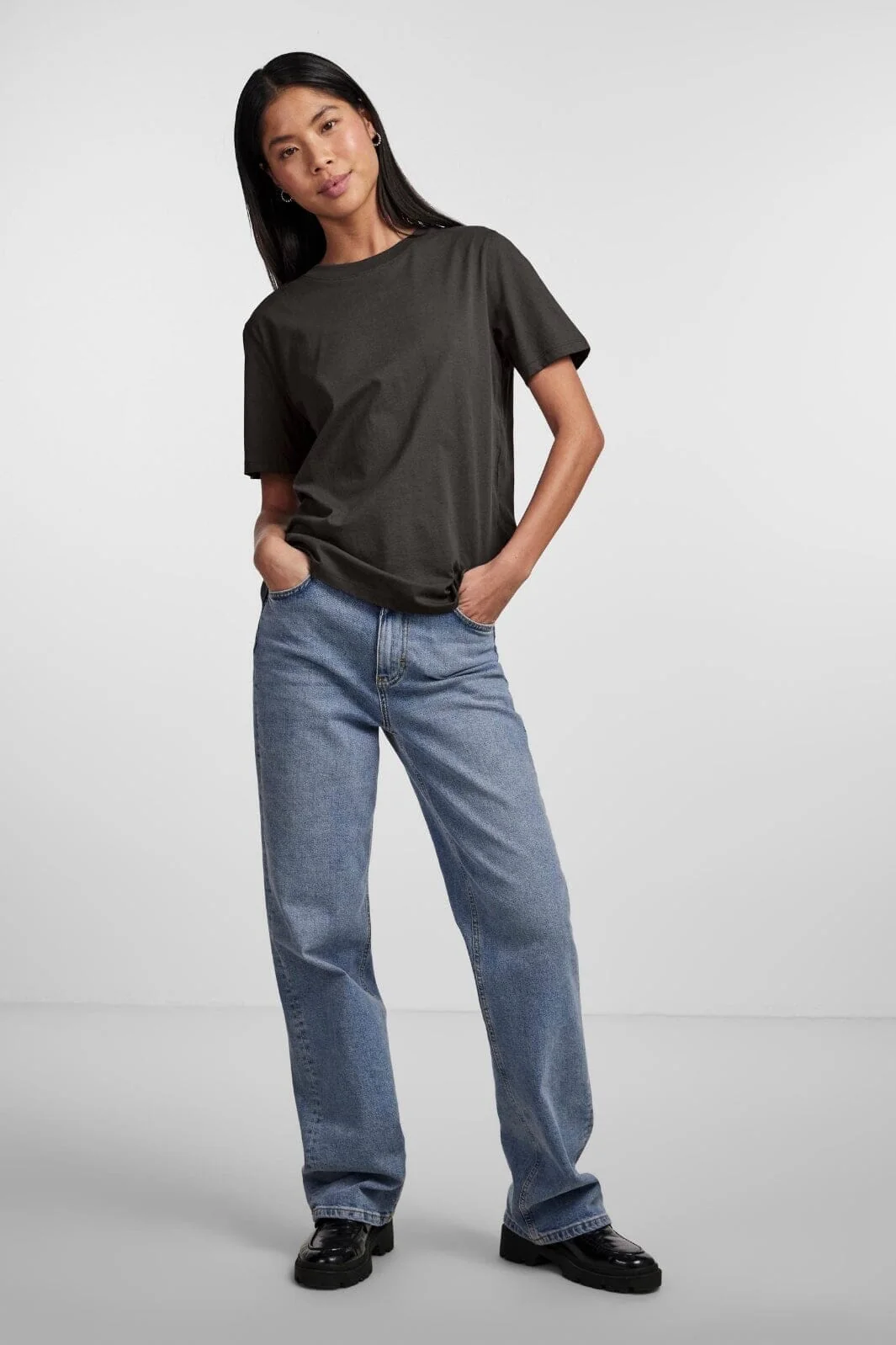 Pieces - Pcria Ss Solid Tee - 4280156 Black - Image 3