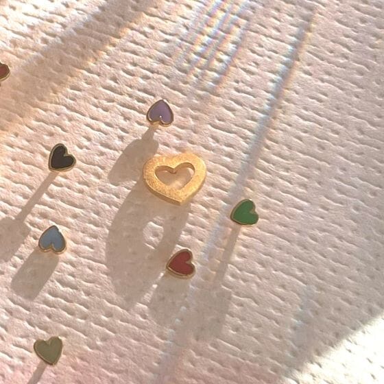 Stine A - Petit Open Love Heart Earring Goldenen - 1261-02-S - Image 4