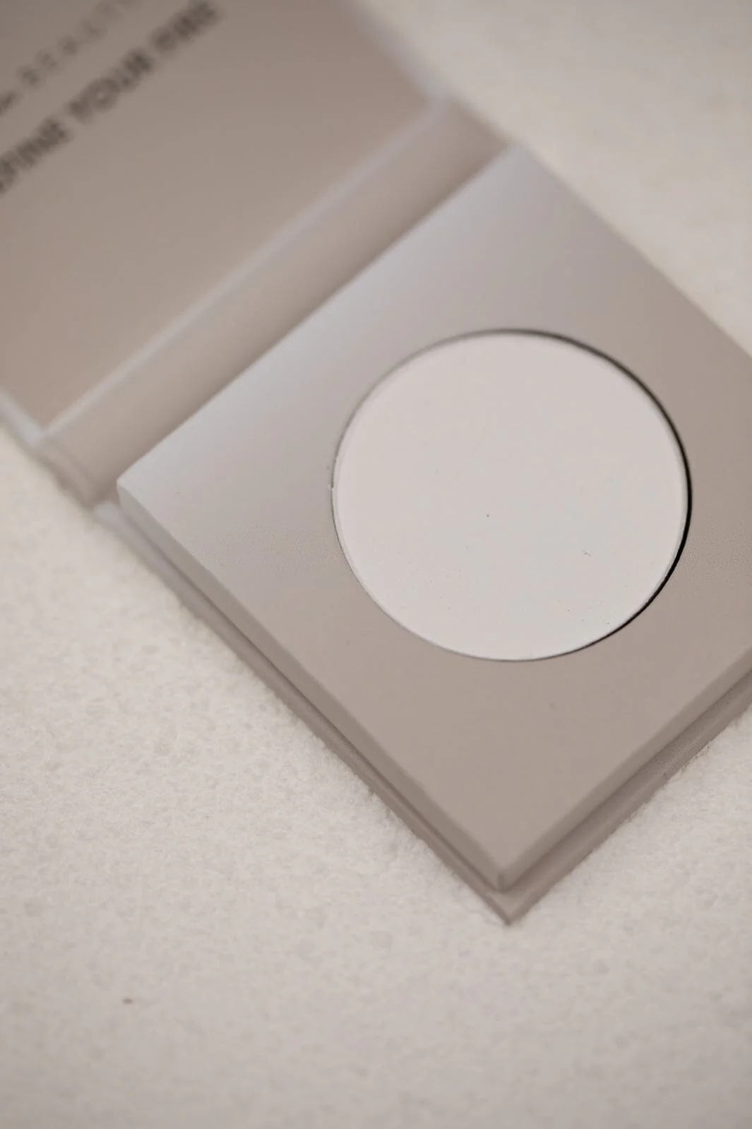 Valentin Beautyline - Ultimate Flawless - Finish Powder - Image 2