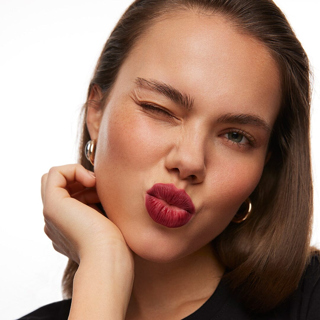 Wonderskin - 360 Contour Lip Liner- Ruby Cerise - Image 2